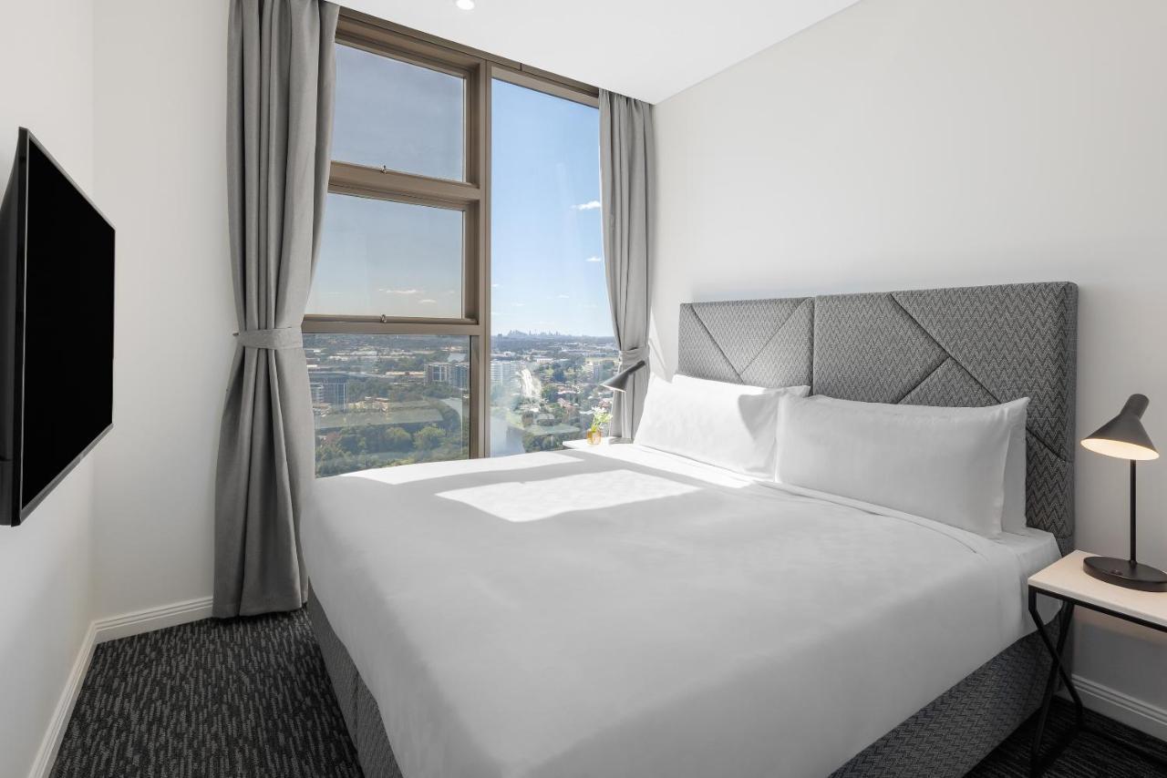 Meriton Suites George Street, Parramatta Sidney Exterior foto