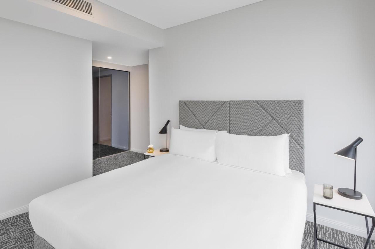 Meriton Suites George Street, Parramatta Sidney Exterior foto