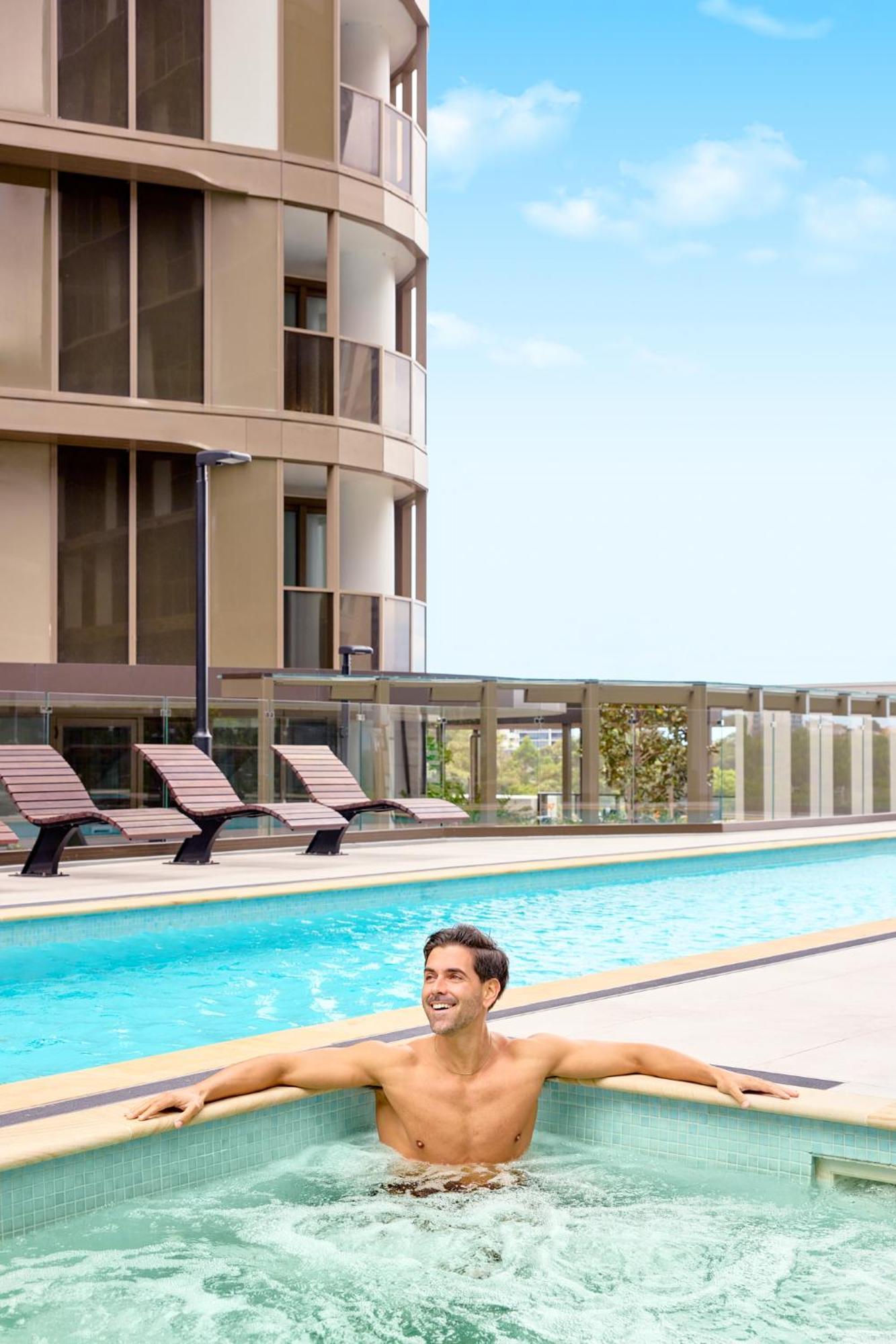 Meriton Suites George Street, Parramatta Sidney Exterior foto